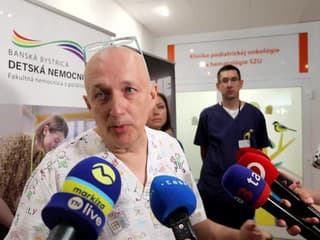 Prednosta Kliniky pediatrickej onkológie a hematológie SZU Pavel Bician