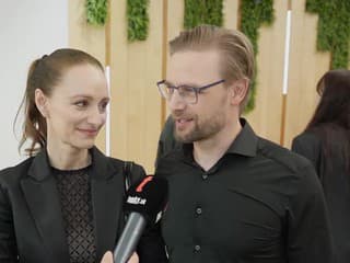 Čakala na to 15 rokov: ZÁSNUBY známej hereckej dvojice! Prvý pokus skončil fiaskom