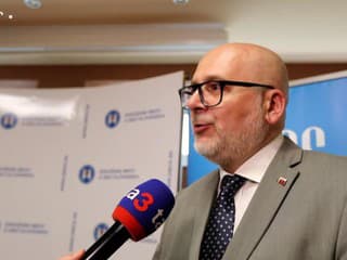 Splnomocnenec vlády SR pre územnú samosprávu Michal Kaliňák počas brífingu na tému Spoločné rokovanie Komory obcí Rady ZMOS