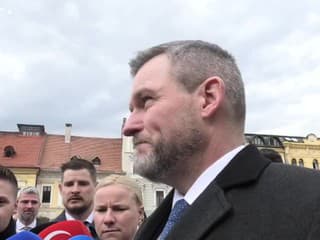 Prezident SR Peter Pellegrini pri Pamätníku Červenej armády na banskobystrickom Námestí SNP