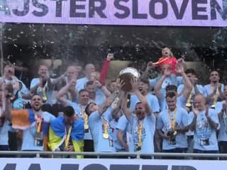 Slovan zakončil sezónu víťazstvom 1:0 nad Košicami a oslavou na štadióne