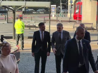 Predseda vlády SR Robert Fico navštívil Ministerstvo životného prostredia SR spolu s bývalým ministrom Tomášom Tarabom