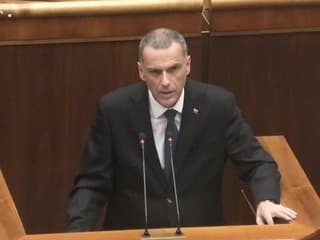 Žilinka počas hodiny otázok odmietol kritiku koaličných politikov