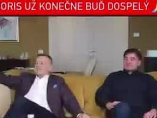 Kollár po ROZCHODE na adresu EX vtipkuje: Ďalšia REAKCIA Laury... Myslíš, že by sa to synovi páčilo?