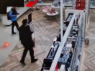 Polícia pátra po páchateľovi krádeže parfumov