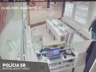 Polícia vyšetruje prípad v bratislavskom nákupnom centre, pátra po mužovi