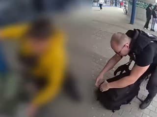 Trnavská polícia vedie trestné stíhanie vo veci bodnutia muža nožom pred železničnou stanicou