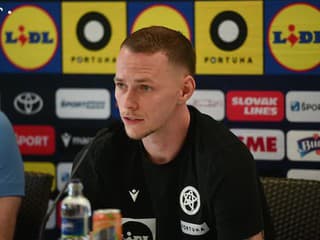 Hráč SR O. Duda pred prípravným zápasom s Maltou