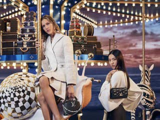 Louis Vuitton vás pozýva na kúzelnú jazdu na kolotoči: Magické dobrodružstvo v znamení sviatočnej atmosféry