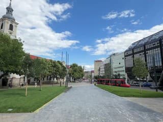 Centrálna časť Námestia SNP prešla rozsiahlou obnovou