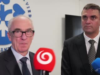 Stretnutie generálneho riaditeľa CERN-u Marka Thomsona s predsedom SAV Martinom Venhartom