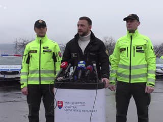 Dopravná polícia dostala do užívania 17. nových výkonných vozidiel