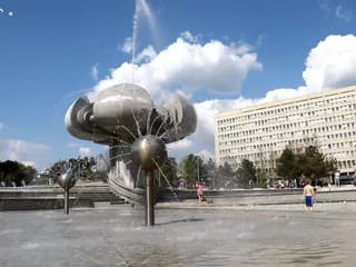 BRATISLAVA: V meste začali so spúšťaním fontán. Prvú spustili fontánu Družba