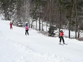 Lyžovanie v lyžiarskom stredisku na Lysej