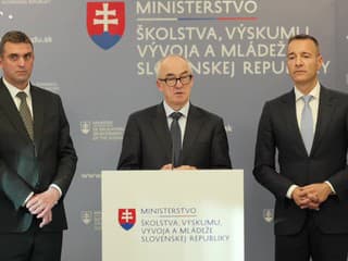 Gen. riaditeľ CERN-u M. Thomson: Európa je na čele vedy a technológií, vďaka kruhovému urýchľovaču tam chceme aj zosta