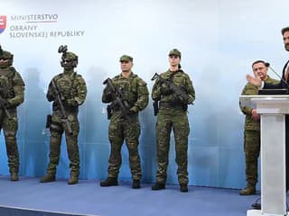 Minister Robert Kaliňák predstavil novú výstroj a výzbroj pre slovenských vojakov