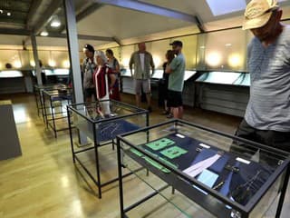 Kremnica: Šperkárske sympózium spojilo desiatku umelcov, ich diela vystavujú v múzeu.