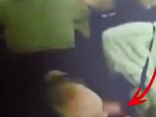 Prišli do reštaurácie a okradli iného zákazníka: Polícia pátra po mužoch, nepoznáte ich?