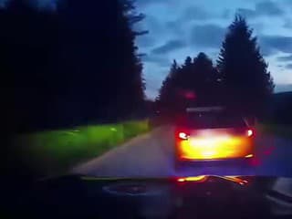 Muž so zákazom šoférovať cez víkend unikal policajtom dvakrát!