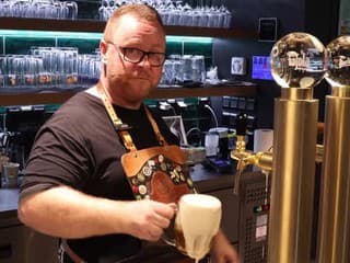 Výpačník nám vysvetlil, ako sa má správne čapovať pivo, skúseli sme to aj sami a výsledok nás prekvapil.