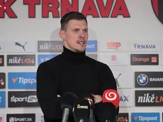 Športový riaditeľ Spartaka Martin Škrtel predstavuje nového trénera Antonia Munoza