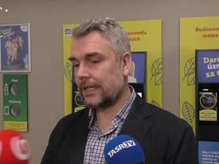 Zdravotných klaunov možno podporiť aj cez zálohomaty v obchodnom reťazci