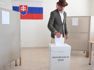 Referendum: S volebnými preukazmi zahlasovali aj folkloristi vo Východnej počas festivalu