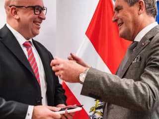 Jozef Ráž začal prelomové rokovanie o možnosti, že by Slováci mohli jazdiť zadarmo po časti rakúskych diaľnic