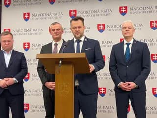 Tlačová konferencia skupiny poslancov Jána Ferenčáka, Romana Malatinca, Samuela Migaľa a Radomíra Šalitroša k legislatívnej aktivite