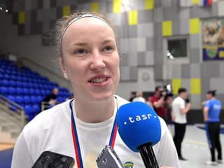 Hráčka Iuventy Michalovce Martina Popovcová po triumfe s Duslom Šaľa a zisku majstrovského titulu