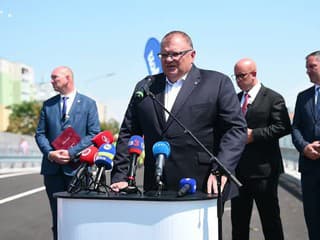 Zástupca zhotoviteľa zo spoločnosti Doprastav F. Očkaják hovorí o novom moste