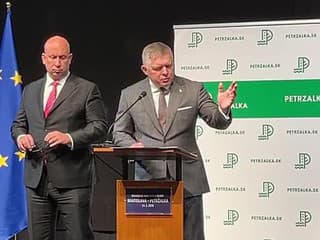 Tlačová konferencia Roberta Fica a Jozefa Ráža ml. po rokovaní vlády