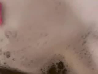 Bomba do kúpeľa s neželaným efektom