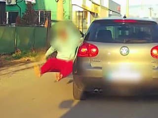 Slovenské GTA: Unikajúceho vodiča pred políciou nezachránil ani kaskadérsky kúsok