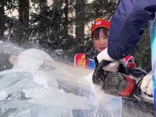 Umelci na Hrebienku vytvárajú 20 ľadových sôch s olympijskou tematikou