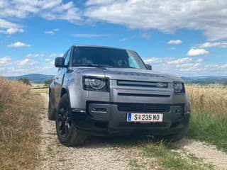 Land Rover Defender 130 Outbound