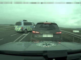 Polícia chytila vodiča ukradnutého Audi Q5 na diaľnici, nemal šancu