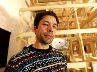 Výstava fotografíí Jana Holkupa s názvom Z výšky miesta