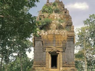 Koh Ker - stratené kráľovské mesto Angkorskej ríše