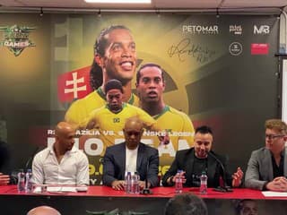 Legendárny brazílsky futbalista Ronaldinho zavíta do Trnavy