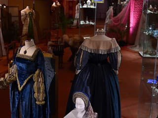 Výstava Ó, šaty! na Trenčianskom hrade