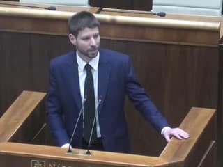 Opozícia kritizuje nový rokovací poriadok: Chcete nás umlčať, tvrdí