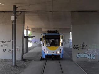 Zmodernizovanú električkovú trať testujú všetky typy električiek