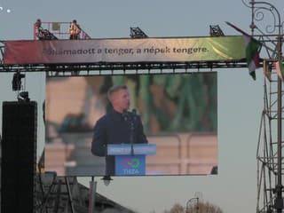 Sme súčasťou Západu, EÚ a NATO, tvrdí Magyar: Dav skandoval „Rusi domov!“