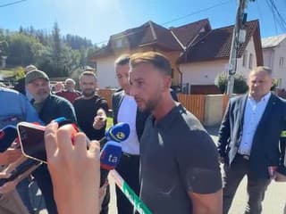 Matúš Šutaj Eštok, Kamil Šaško a Tomáš Drucker po tragickom útoku na škole v Straškove