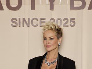 Topmodelka Adriana Sklenaříková výrazne zmenila imidž: Krása je moje živobytie, ale vek mi dal nadhľad