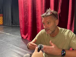 Andy Kraus po rokoch OPÄŤ na javisku ako herec: Musím si dať POZOR, aby som nedostal EREKCIU!