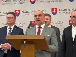 Tlačová konferencia strany KDH na tému: Podivné zmluvy v rezorte Richarda Takáča