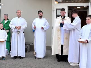 Posvätenie veľkonočných jedál vo farnosti Božieho milosrdenstva v Košiciach