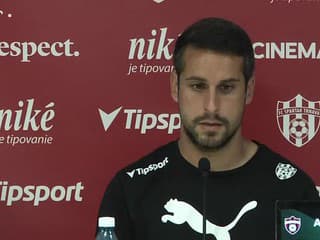 Tréner Spartaka Trnava Antonio Muňoz pred zápasom proti CSKA 1948 Sofia